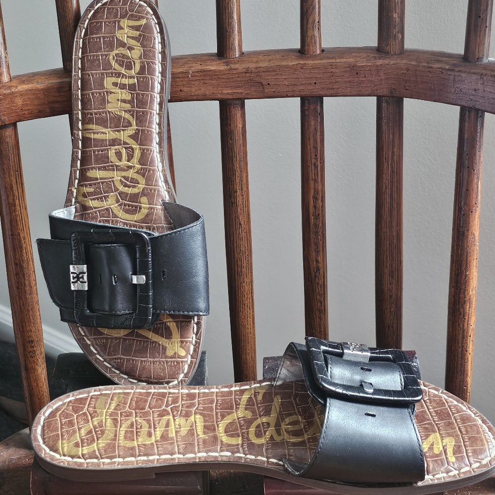 Super-chic Sam Edelman big-buckle sandals in black. Sz 9. - Picture 2 of 4